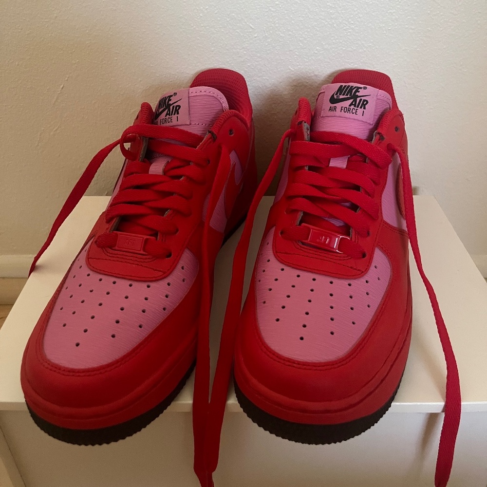 Nike Air Force 1 Mens size 7.5 Women's size 9 EU40.5